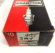 Champion J2J-J19V Spark Plugs J-2J / J-19V Box Of 10 Nos Denso W14Lm-U Classic Vintage